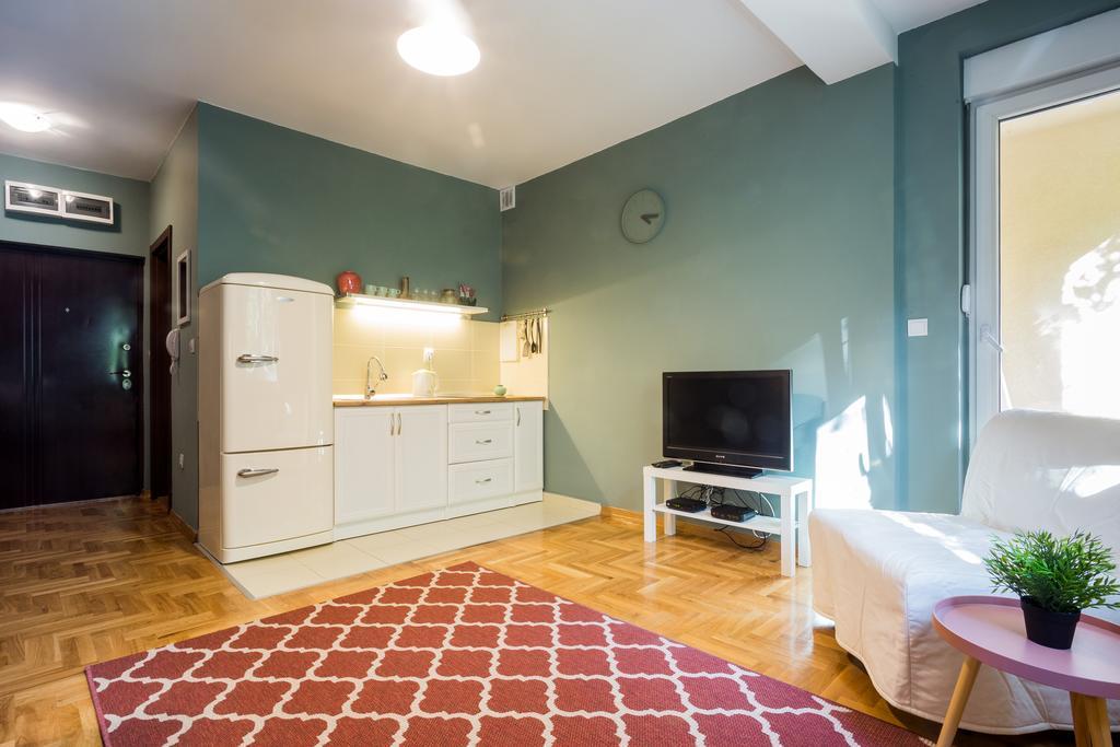 ! Promo! Central Evergreen Studio - Free Public Parking-Fast Wi-Fi Novi Sad Esterno foto