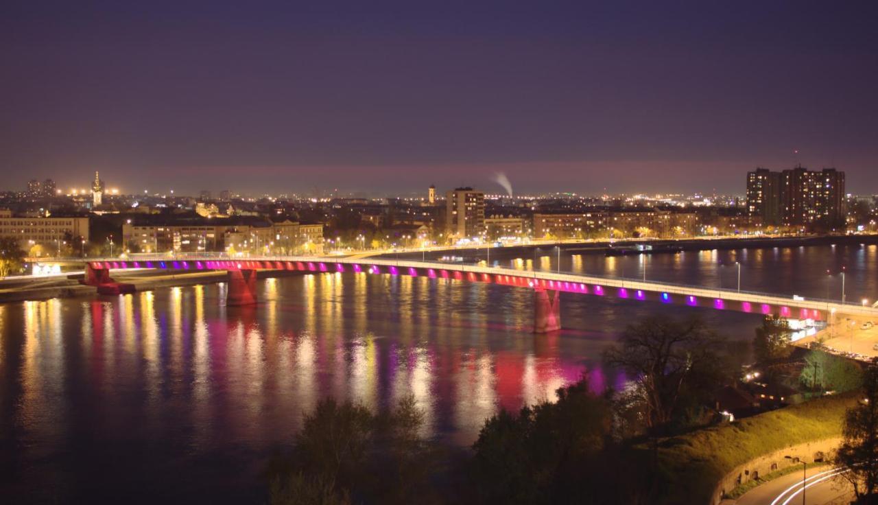 ! Promo! Central Evergreen Studio - Free Public Parking-Fast Wi-Fi Novi Sad Esterno foto